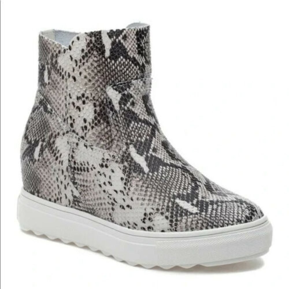 J Slides Womens Tan Black Snake Print Slip On Ankle Sneaker Booties 5.5